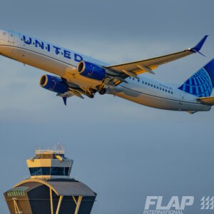 N37464 / 737-900 / United