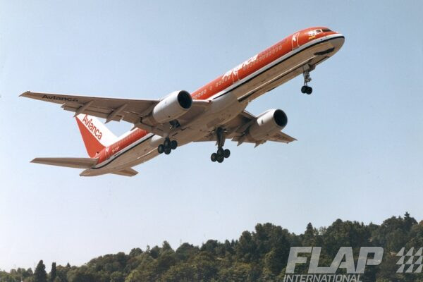 EI-CEY / 757-200 / Avianca