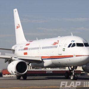 PR-MBW / A319 / TAM