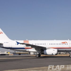 PR-MBW / A319 / TAM
