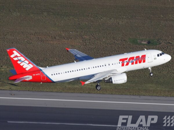 PR-MYD / A320 / TAM