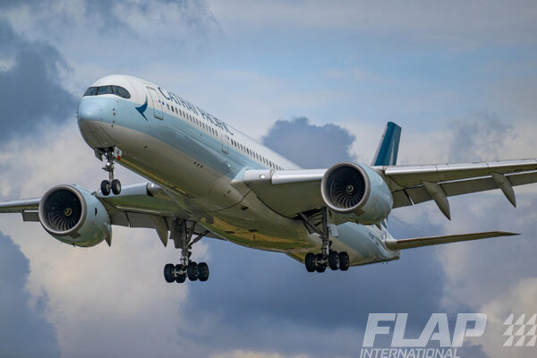 B-LQB / A350-900 / CATHAY PACIFIC