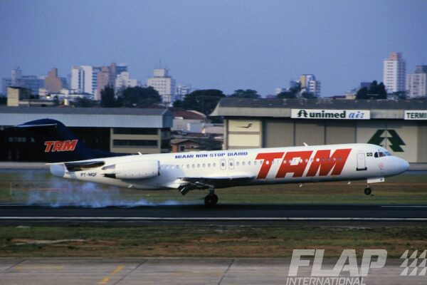 PT-MQF / Fokker 100 / TAM