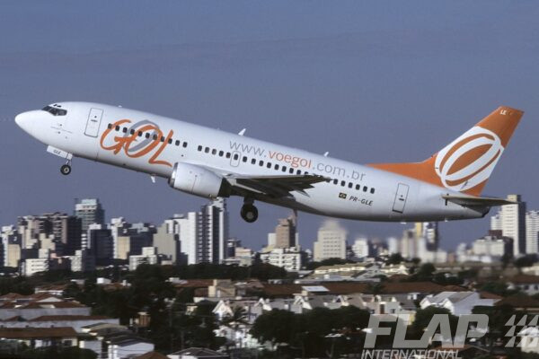 PR-GLE / 737-300 / GOL