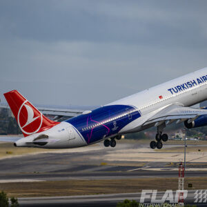 TC-JNM / A330-300 / TURKISH AIRLINES
